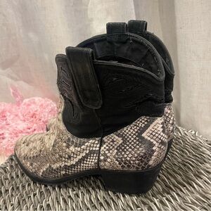 Sam Edelman Stevie Snake Skin Leather Size 10